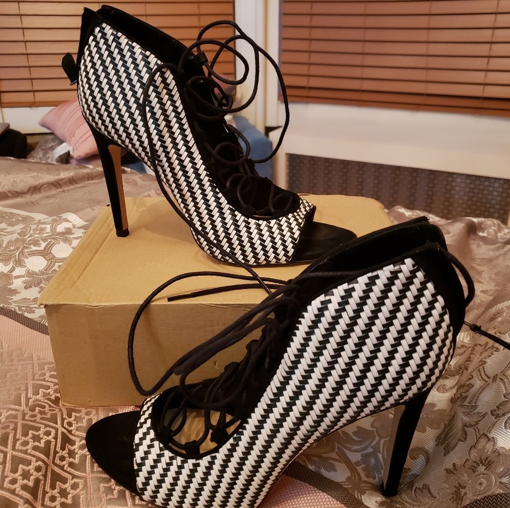 Shoe